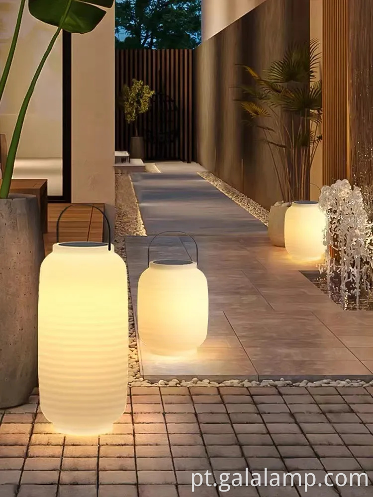 Alto-falante Bluetooth movido a energia solar e combinação de luz de quintal ao ar livre